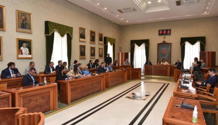 Modica e il caso temporary store in Consiglio, mistificazione della realtà: continua lo scontro politico