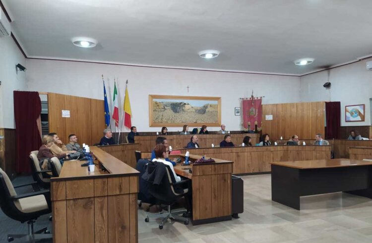 Scicli e la maggioranza part-time: le opposizioni insorgono