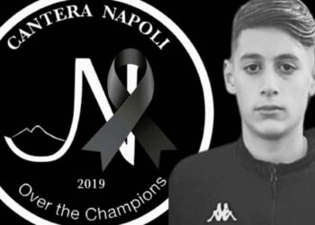 Diego De Vivo muore a 14 anni, malore poco prima dell’allenamento: tragedia a Napoli