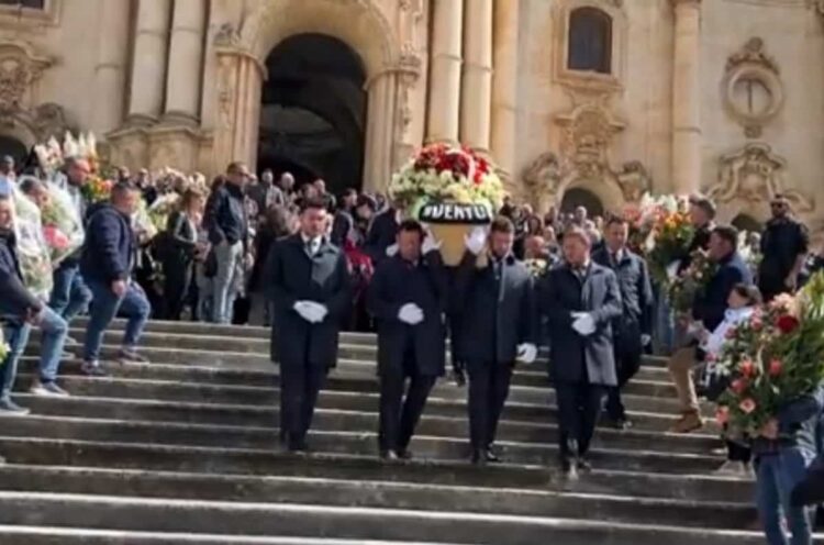 Modica, i funerali di Peppe Giurdanella