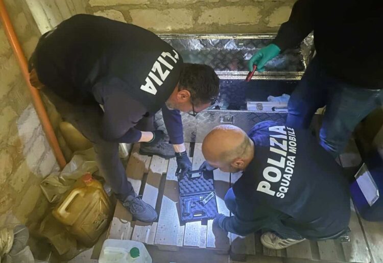Gela, sequestrato un arsenale: arrestato 50enne