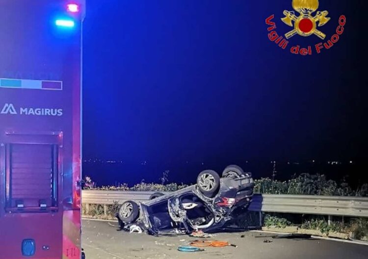 Modica incidente in autostrada, due auto investono un bovino: ferite 3 donne