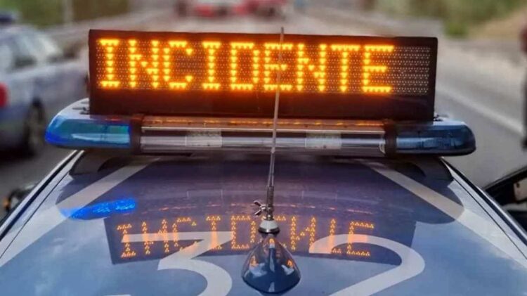 Grave incidente sull'autostrada Siracusa Catania tra due camion e auto