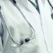 Con una lametta tenta di ferire il medico del Pronto Soccorso