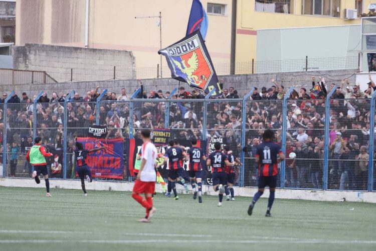 Modica Calcio bello e unito batte Avola