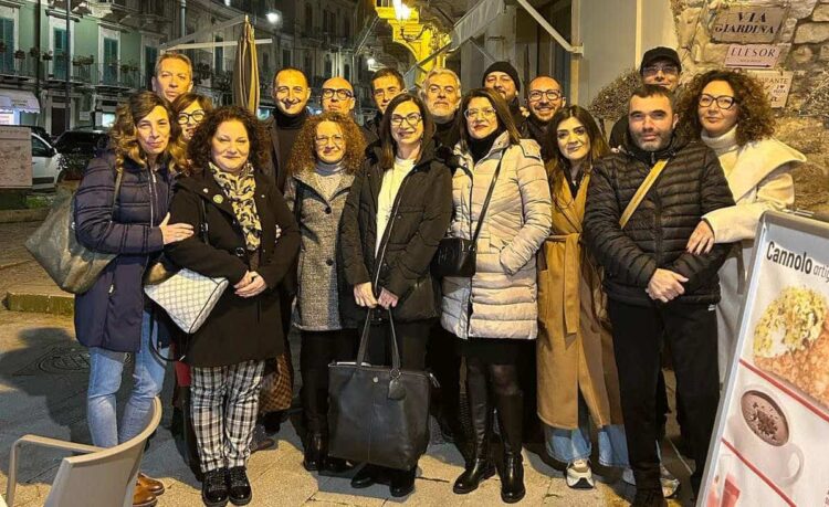 Modica, rimpatriata di classe dell'istituto Archimede 32 anni dopo