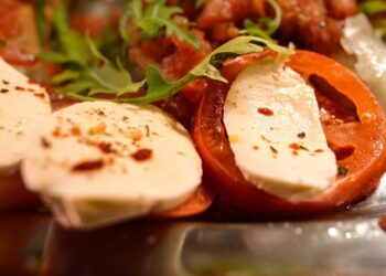 A pranzo con moglie e figlio, poi la mozzarella di traverso: muore Simone Necci di 42 anni