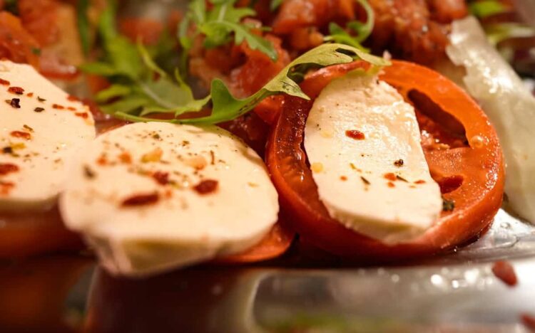 A pranzo con moglie e figlio, poi la mozzarella di traverso: muore Simone Necci di 42 anni