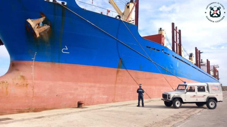 La guardia costiera di Pozzallo ferma nave mercantile per gravi irregolarità