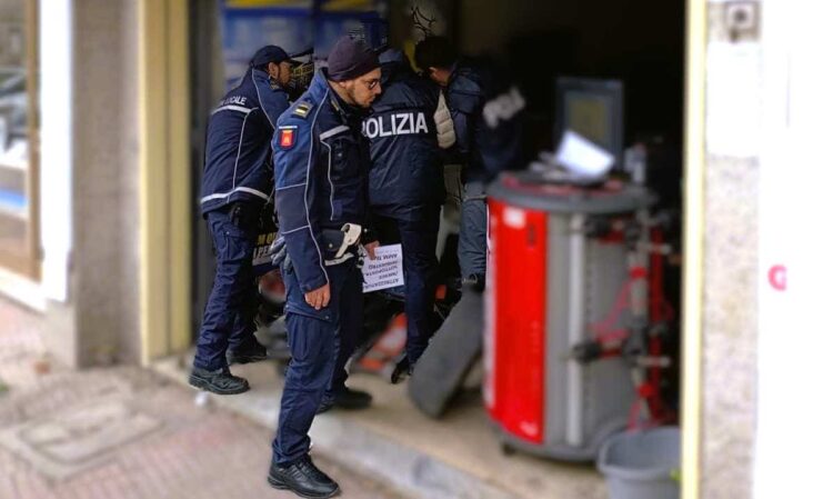 Caltanissetta, attività non autorizzata di riparazione di pneumatici: sanzioni per oltre 10mila euro