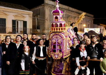 Cavalcata di San Giuseppe 2025 a Scicli: autentico spettacolo di colori