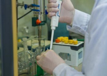 Può una battuta rendere la scienza più credibile?