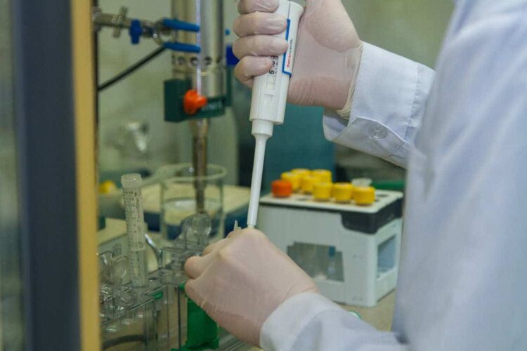 Può una battuta rendere la scienza più credibile?