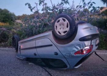 Incidente a Modica: auto si ribalta sulla strada per Marina