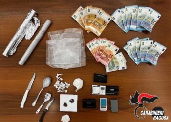 Droga a Ragusa: carabinieri arrestano 2 giovani con quasi 70g di cocaina e hashish
