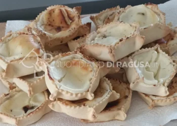 Pasqua in Sicilia tra tradizione e folklore da Ragusa a Palermo: cassateddi e mpanate ragusane
