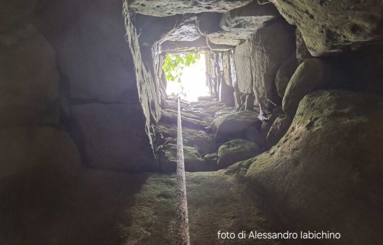 Esplorambiente scopre a Scicli una antica thòlos-cisterna sotterranea