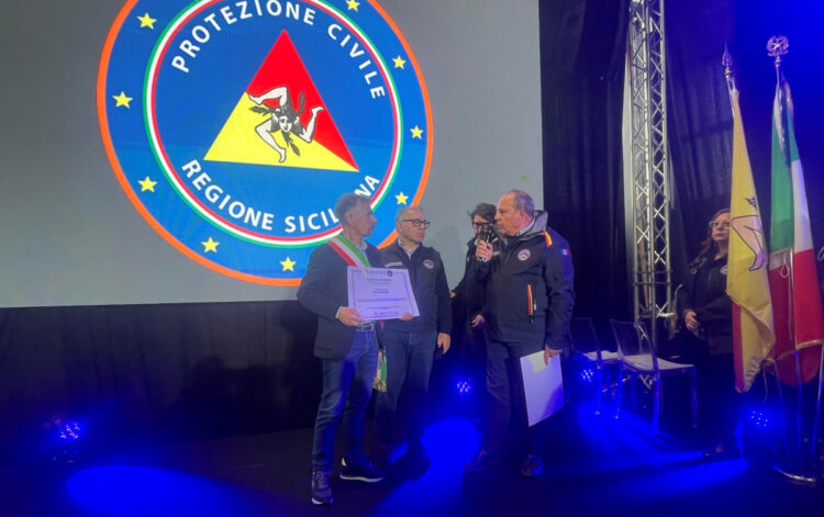 Menzione speciale "Volontariato amico" per la Protezione civile di Scicli e i suoi volontari