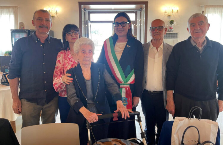 Modica festeggia 100 anni della signora Giorgia