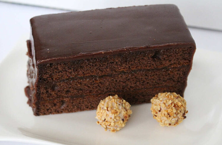 Torta al cioccolato con uova di pasqua: ricetta