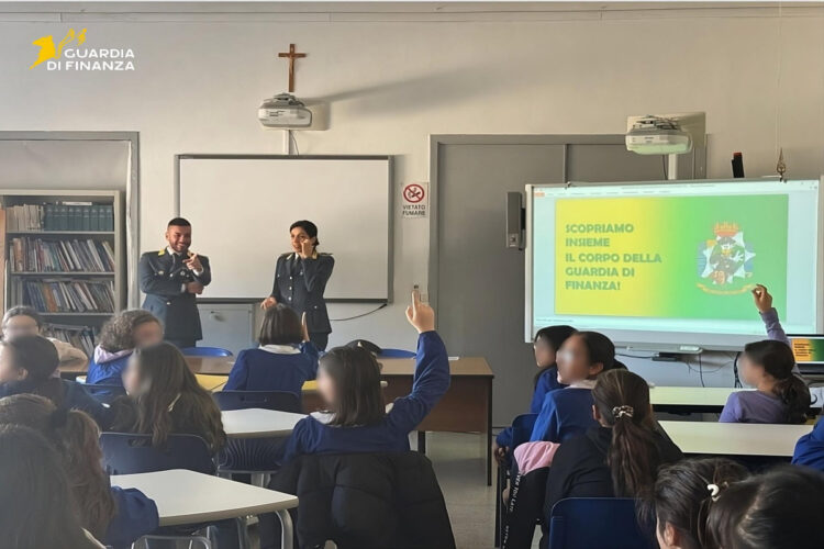 Gdf Ragusa: la guardia di finanza incontra gli alunni delle scuole della provincia