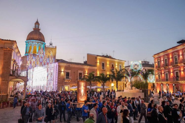 Addolorata a Comiso, verso le fasi più suggestive: venerdì la tradizionale Via Matris