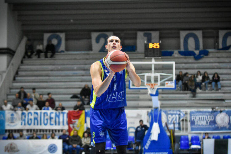 La Virtus Ragusa sbanda dopo l’intervallo, Piombino si aggiudica gara-1