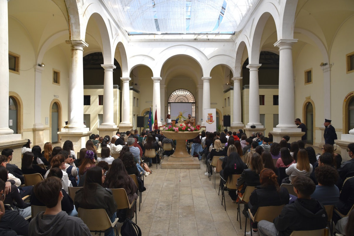Ispica: prevenzione della violenza di genere, la Polizia di Stato incontra gli studenti