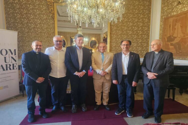 Giarre, presentato il libro Comunicare: 20 giornalisti in dialogo con Papa Francesco