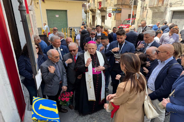 Lions club Lentini inaugurata la targa braille al Santuario diocesano