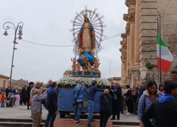 Ragusa, l'uscita della madonna della Medaglia