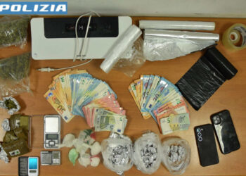 Ragusa, market della droga scoperto nel centro storico: un arresto