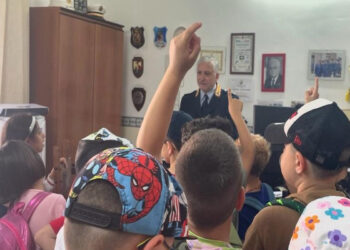 Modica, alunni al Comando di Polizia Locale per conoscere il ruolo del poliziotto locale