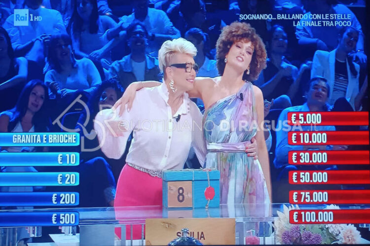 Affari Tuoi, Elisea Criscino di Vittoria finisce alla Regione Fortunata ma non vince