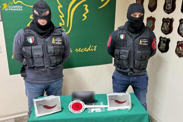 Catania, sequestrati oltre 2 kg di cocaina
