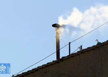 Fumata bianca, eletto il papa