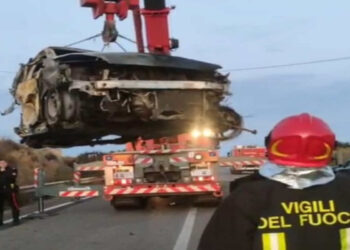 Incidente tra Playa Grande e Marina di Ragusa: il recupero dell'auto distrutta dalle fiamme: si attende Dna della vittima
