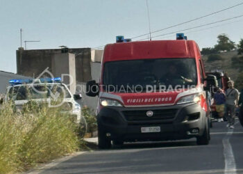 Incidente Scicli, si ribalta con l'auto e vola in un cortile