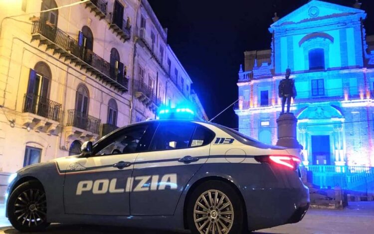 Caltanissetta, alla vista della volante si dà alla fuga: 60enne arrestato