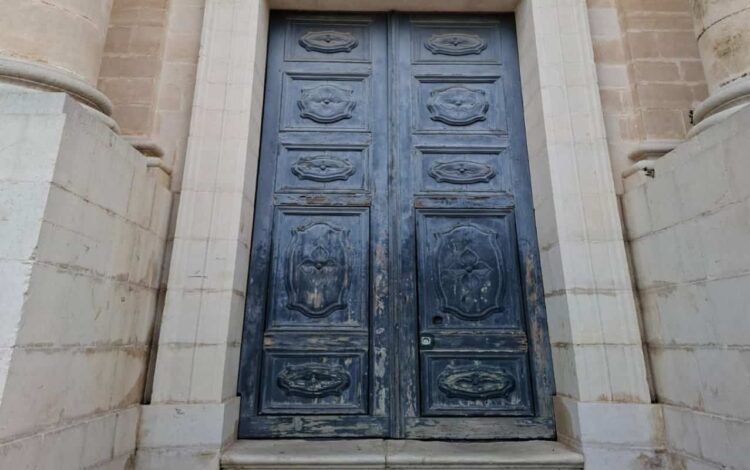 Modica, si restaurano i portoni di ingresso alla Chiesa di S. Giovanni a Modica Alta