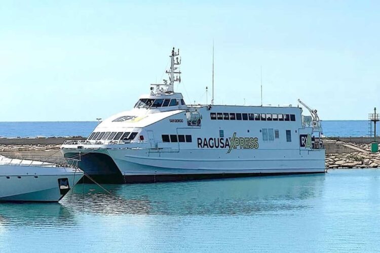 Marina di Ragusa, oggi inizia il collegamento via catamarano con Malta