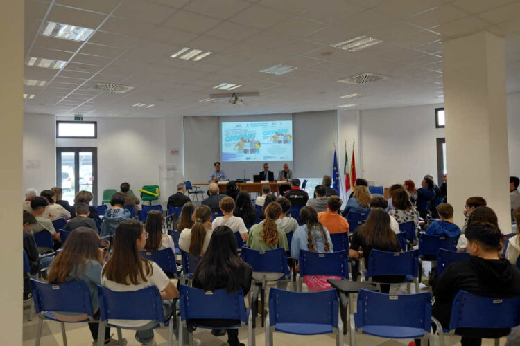 Ragusa, Siav ha tenuto una tavola rotonda su il ruolo della scuola nella prevenzione