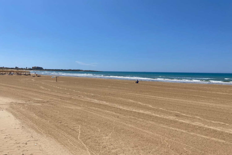La spiaggia di Marina di Modica è pulita