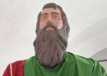 Modica, oggi il ritorno dei Santoni di San Pietro: le imponenti statue alte oltre 3 metri