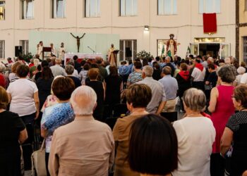 Sacro Cuore di Gesù a Ragusa, la processione per le vie del quartiere