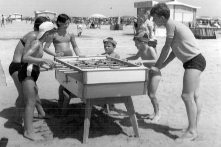 Quando si giocava al Biliardino… “passatempo reale, non virtuale”