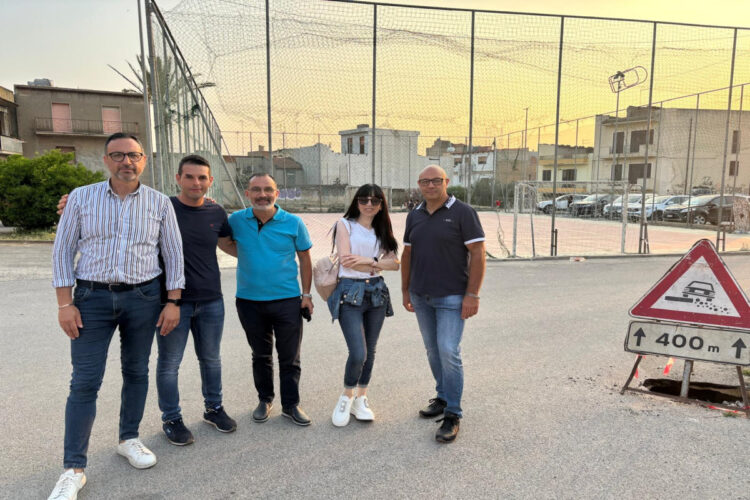 Quartiere Celle a Vittoria, piazzetta antistante la chiesa Anime del purgatorio nel degrado