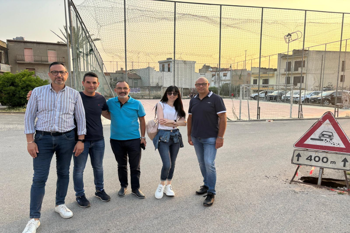 Quartiere Celle a Vittoria, piazzetta antistante la chiesa Anime del purgatorio nel degrado