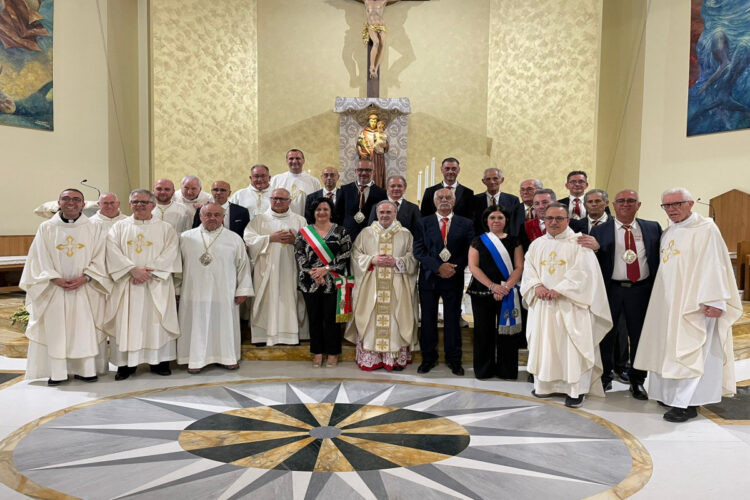 Festa di Sant’Antonio di Padova a Comiso, ieri la solenne concelebrazione eucaristica