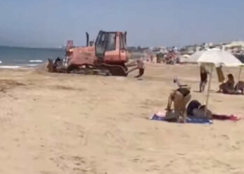 Ruspa tra i bagnanti a Scoglitti: siamo alle solite, approssimazione dell'amministrazione in primo piano